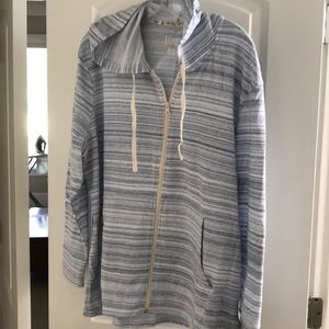 Hooded light weight top